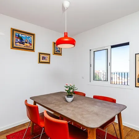 110m2 Flat, Large Terrace With A View And A Garden Apartment