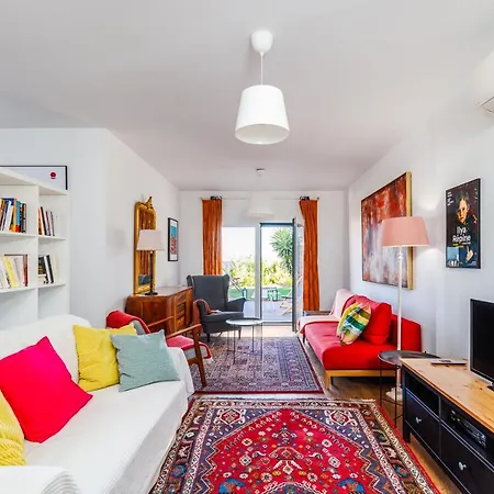 110m2 Flat, Large Terrace With A View And A Garden Apartment