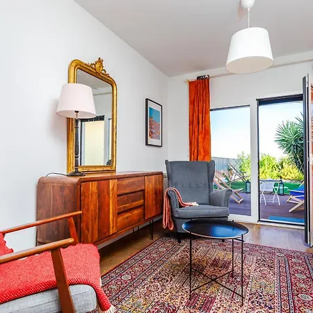 アパート 110m2 Flat, Large Terrace With A View And A Garden