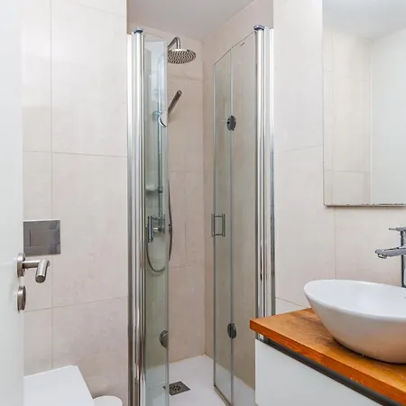 110m2 Flat, Large Terrace With A View And A Garden * Lisbona